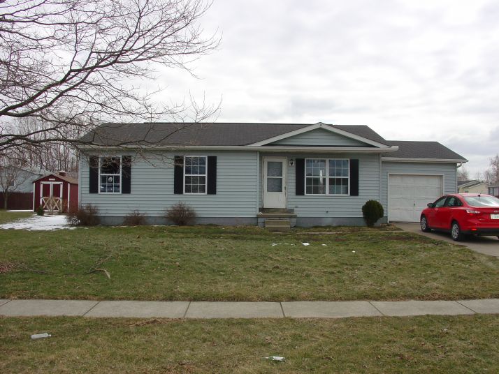 1037 Maple Ave, Lake City, PA 16423