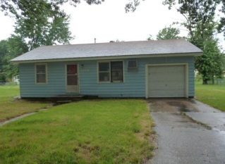 1219 Richard Ave, Parsons, KS 67357