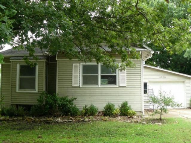 2705 Clark Ave, Parsons, KS 67357