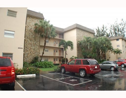 8121 SW 24TH CT # 204, Fort Lauderdale, FL 33324