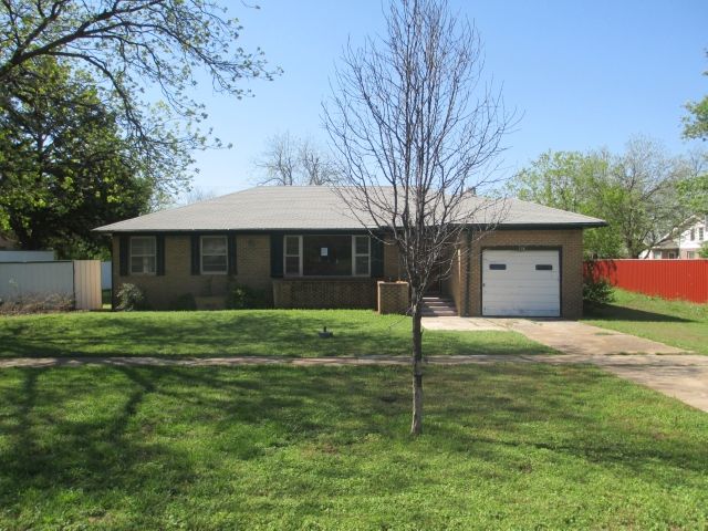 118 E Texas St, Walters, OK 73572