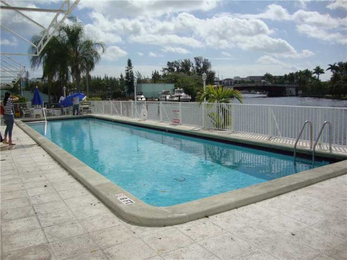 1740 NW N RIVER DRIVE # 425, Miami, FL 33125