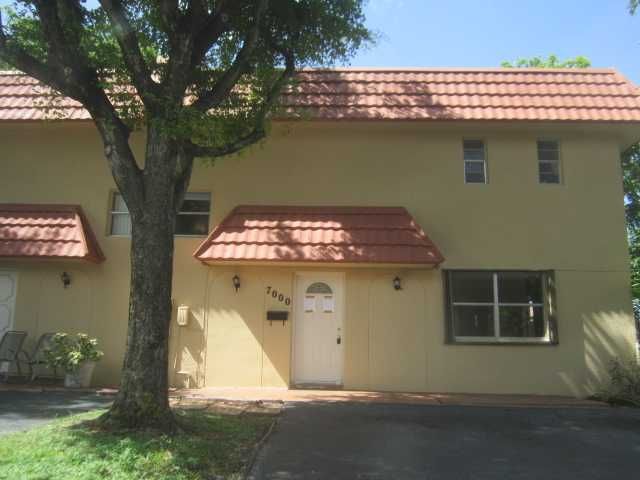 7000 NW 169 ST # 7000, Hialeah, FL 33015