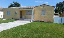 811 NW 17 PL Miami, FL 33125