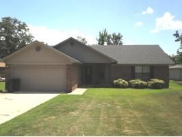 1711 Oakview Dr., Lavaca, AR 72941