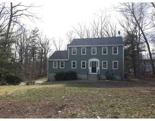 73 Carole Ln, Whitinsville, MA 01588