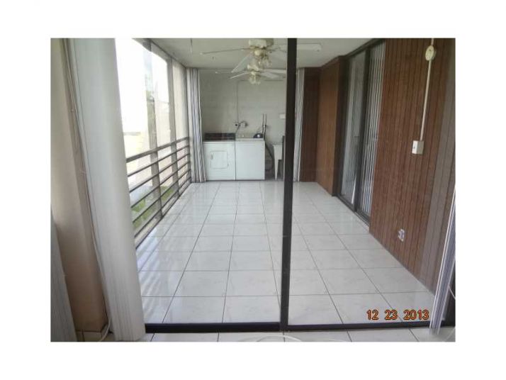 20381 NE 30 AV # 422-7, Miami, FL 33180