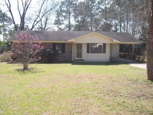 119 Lisa Ln, Fitzgerald, GA 31750