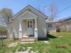 106 Short St, Crocker, MO 65452