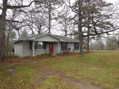 4 Barre Ln, Huntsville, TX 77320