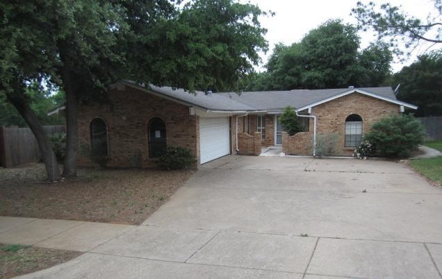 1021 Boston Blvd, Bedford, TX 76022