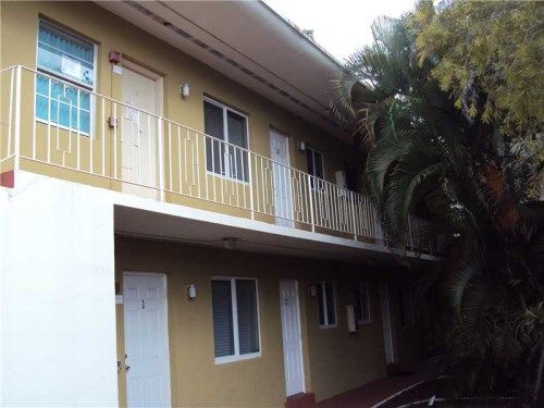 3071 SW 27 # 14, Miami, FL 33133