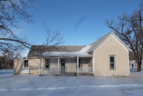 301 SW 5th St, Newton, KS 67114