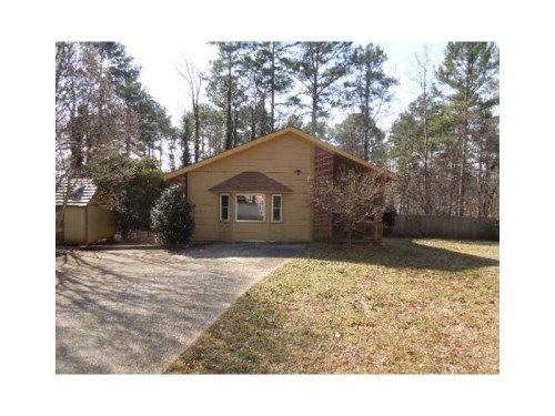 6837 W Woodridge Place, Douglasville, GA 30135