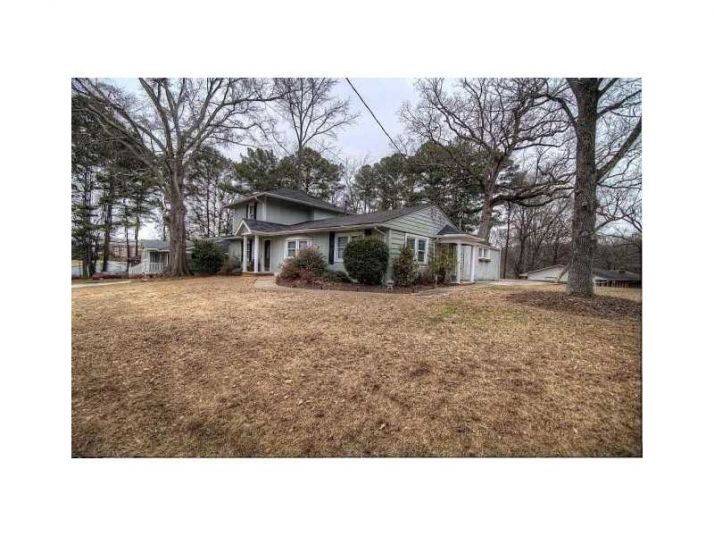 889 Valley Brook Road, Decatur, GA 30033