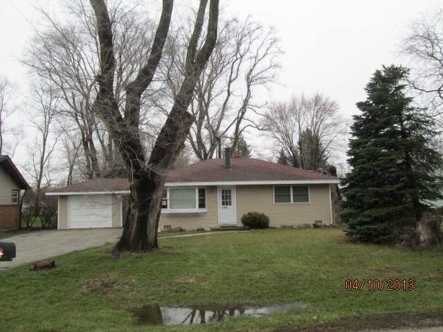 2002 Fairfield Rd, Lake Villa, IL 60046