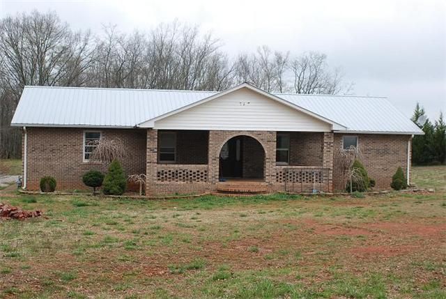 398 Raymond Cowan Rd, Decherd, TN 37324