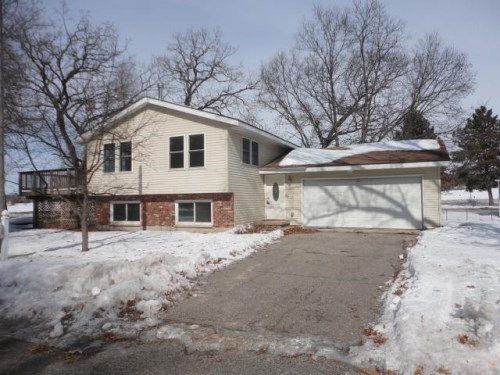 204 Breezy Point Dr, Pardeeville, WI 53954