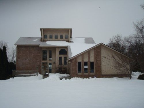 30095 Cobblestone Ct, New Hudson, MI 48165