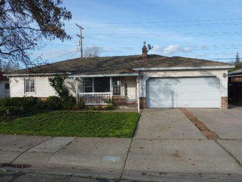 633 Holly Drive, Lodi, CA 95240