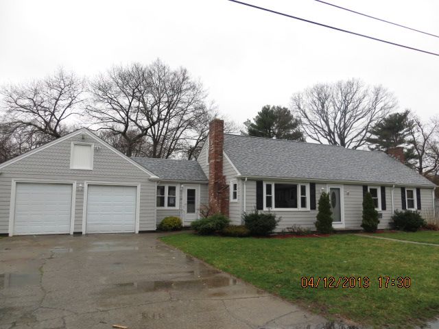 24 Fairfield St, Seekonk, MA 02771