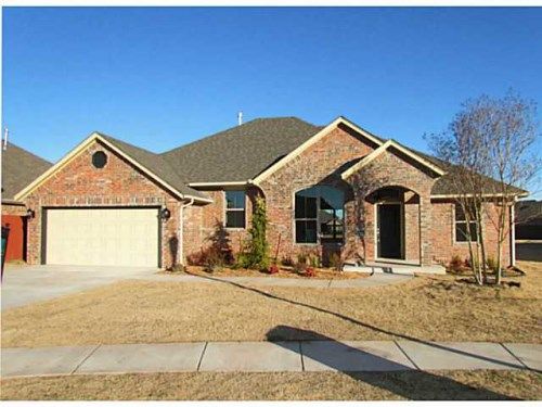 535 W Pawnee Court Way, Mustang, OK 73064