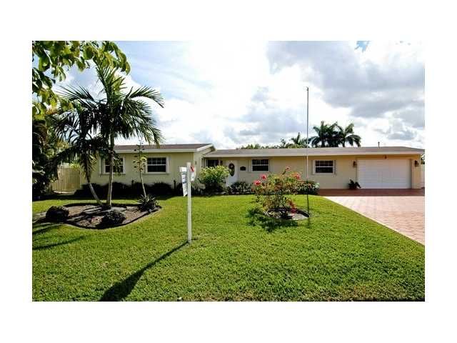 7900 NW 179 ST, Hialeah, FL 33015