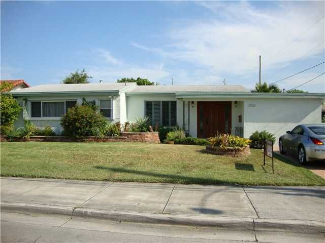 2550 NE 209 TE, Miami, FL 33180