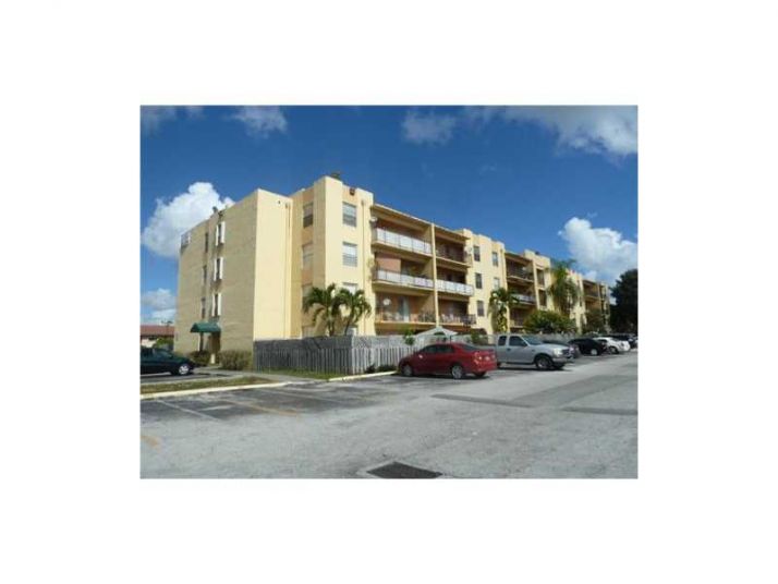 5755 W 20 AV # 102, Hialeah, FL 33012