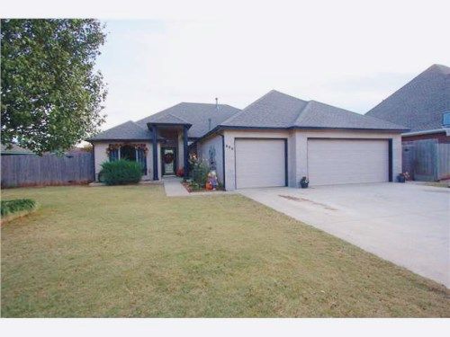 800 Cabillo Way, Mustang, OK 73064