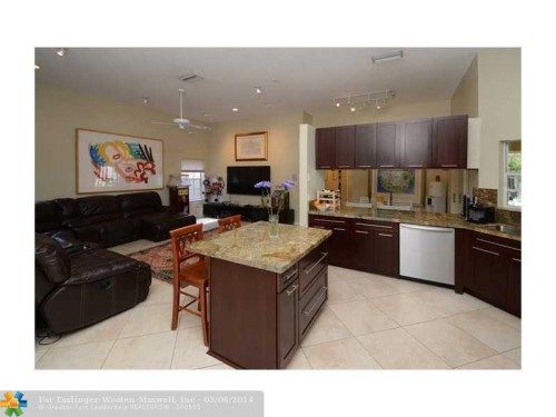 803 VERONA LAKE DR, Fort Lauderdale, FL 33326