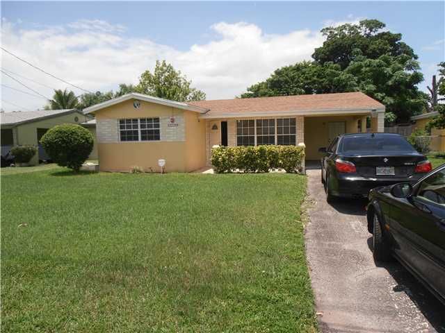 2906 SUNSHINE BL, Hollywood, FL 33023