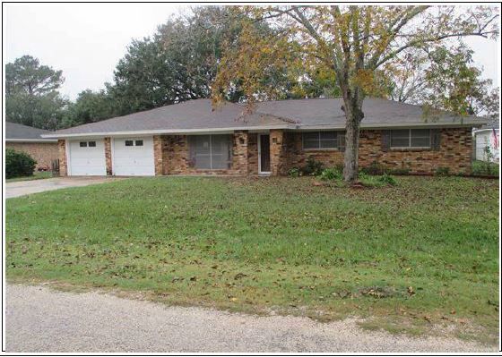 309 Live Oak, Van Vleck, TX 77482