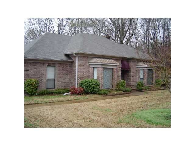 2301 Clarke Landing Dr, Cordova, TN 38016