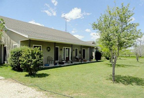 425 Triangle Road, Valley View, TX 76272