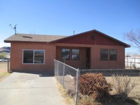 911 Lancelot Loop, Los Lunas, NM 87031