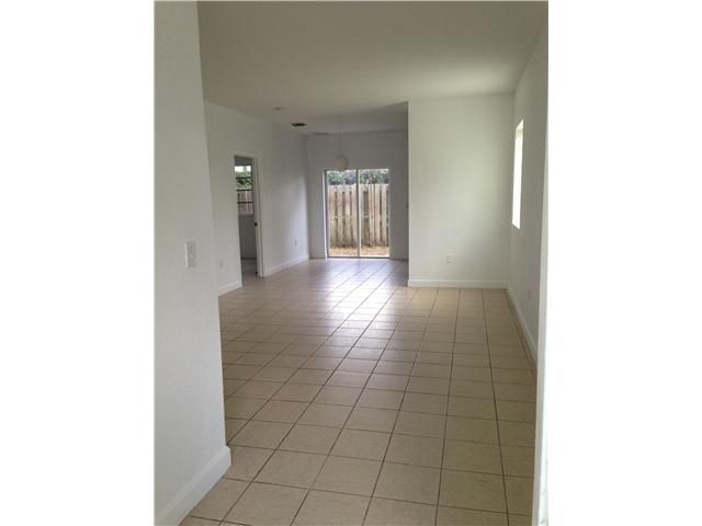 2590 NE 3 DR # 104, Homestead, FL 33033