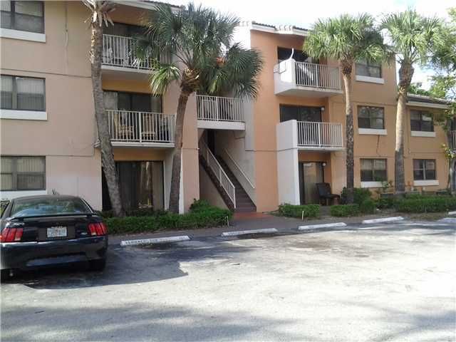 7135 Nw 179th St Apt 103, Hialeah, FL 33015