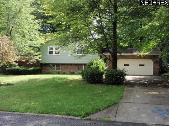 224 N Colonial Dr, Cortland, OH 44410