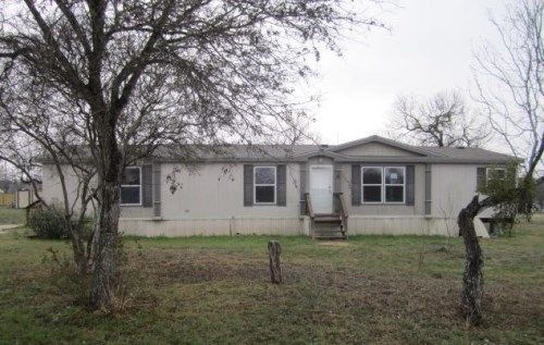 205 County Road 3821, San Antonio, TX 78253