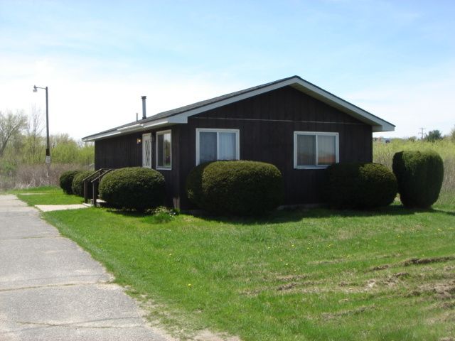 9558 W 48th St, Fremont, MI 49412