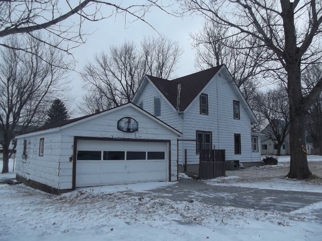 607 2nd Ave SW, West Bend, IA 50597