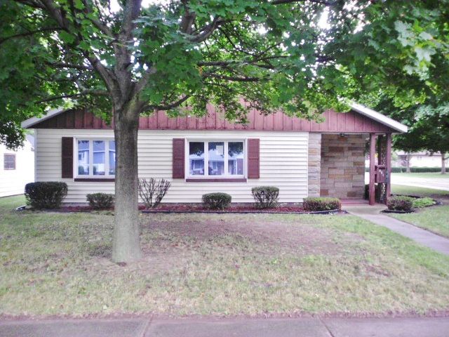 481 S 5th St, Sebewaing, MI 48759