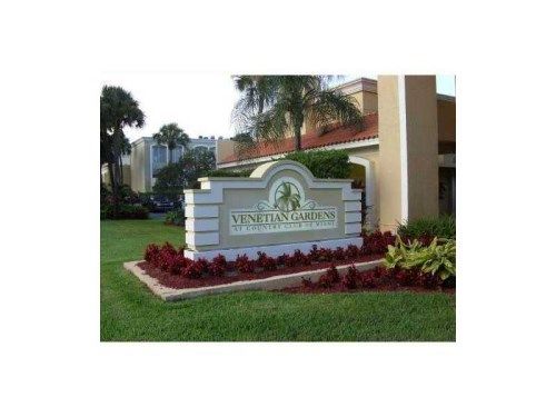 18111 NW 68 AV # H-206, Hialeah, FL 33015