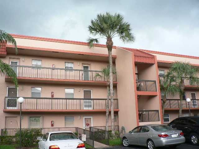 3200 HOLIDAY SPRINGS BL # 3-302, Pompano Beach, FL 33063