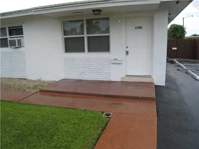 1301 N 19 TH AVE, Hollywood, FL 33020