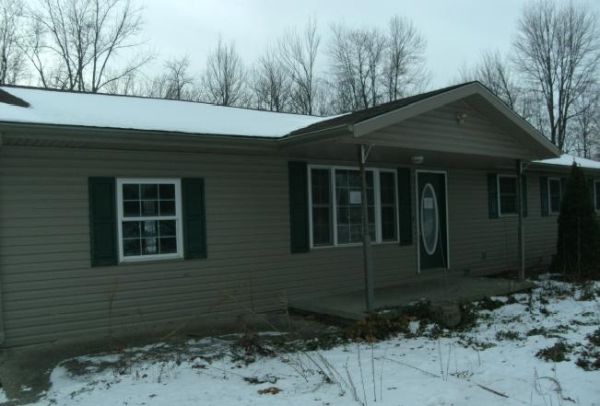 690 NW D ST (FKA RR 2 BOX 40), Linton, IN 47441