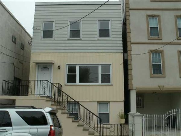 165 20TH ST, Union City, NJ 07087