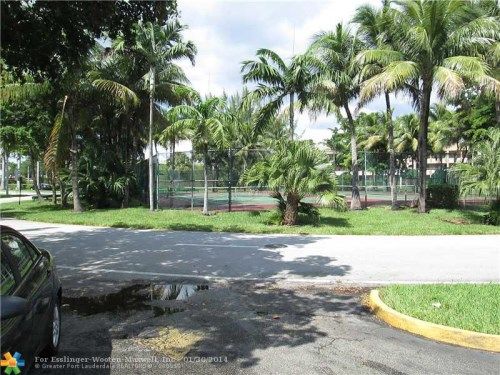 8000 SUNRISE LAKES DR # 107, Fort Lauderdale, FL 33322