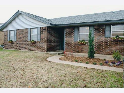 261 Hickory Stick Ln, Harrah, OK 73045